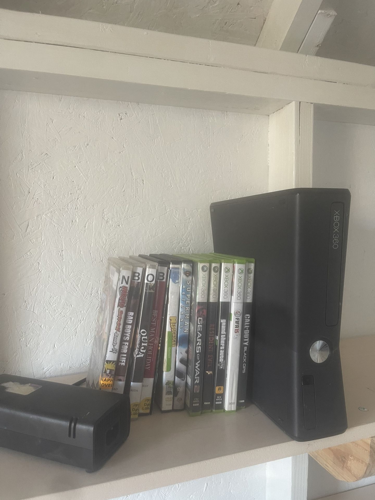 Xbox 360 Console With Game And Movies