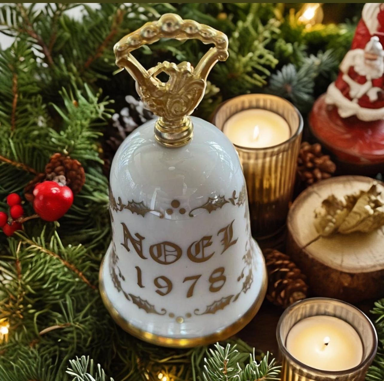 1978 Gorham Noel Bell - Currier and Ives - Gold Trim