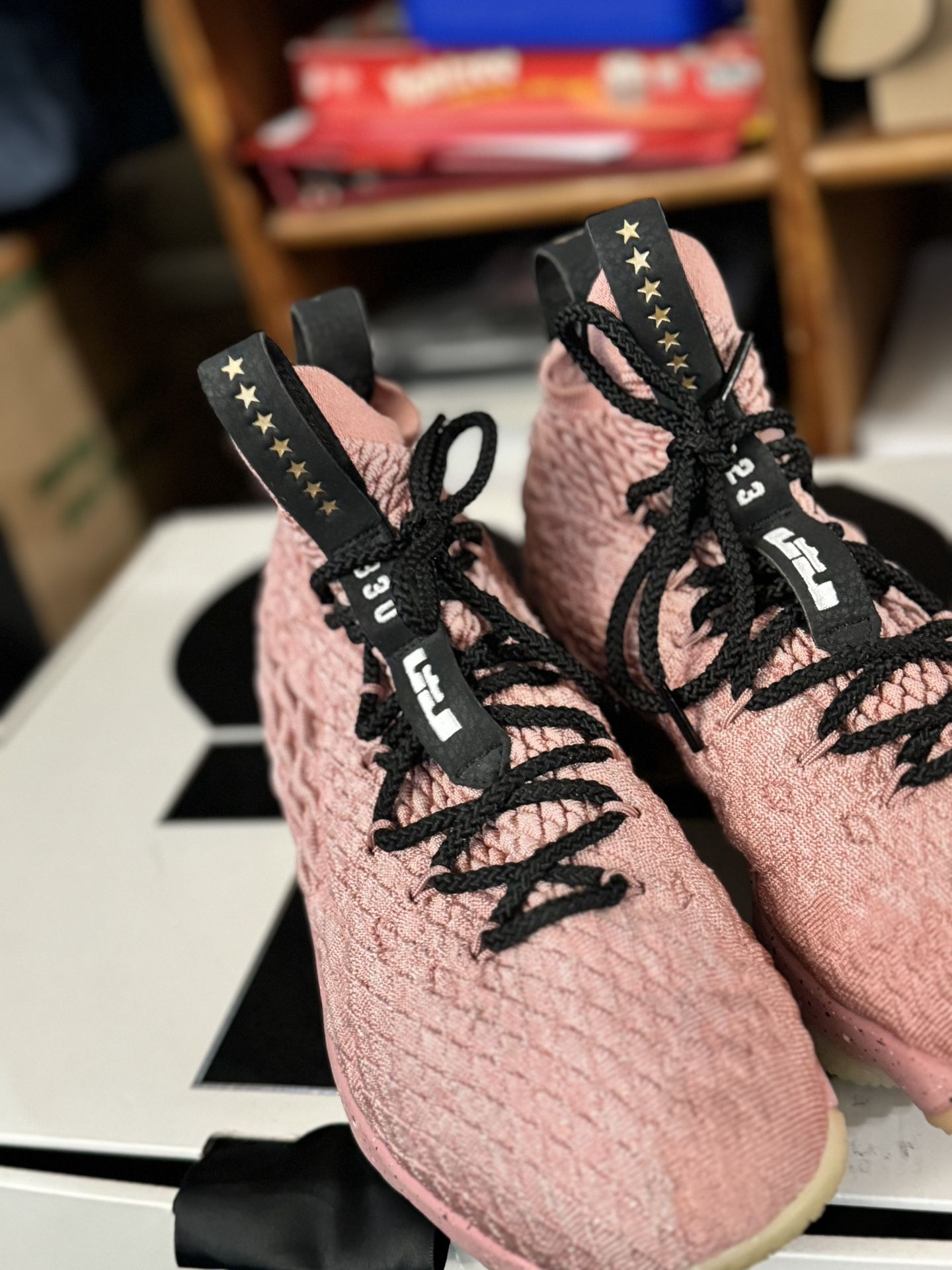Pink Lebron 15 330 LeBron 15 GS 'Hollywood'
