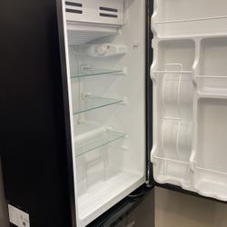 Midea Mini Fridge 
