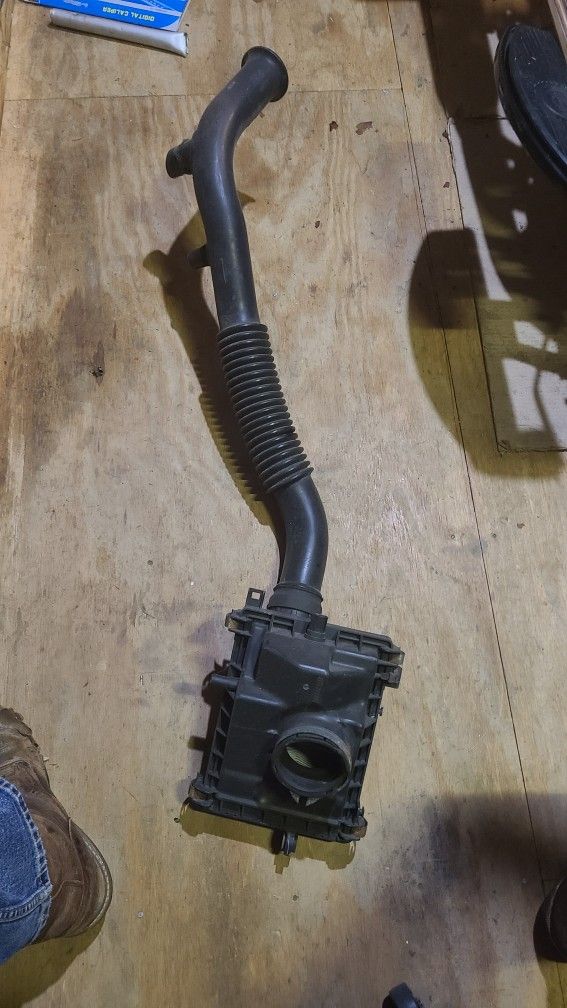 2000 Honda Civic Air Intake Filter Box and Resonator 