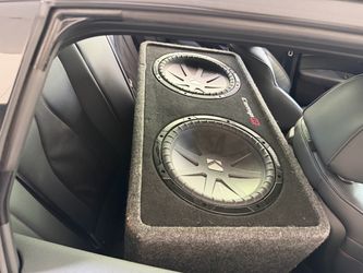 KICKER - CompR Dual 12" and  CX 1200W Amplifier