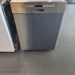 Amazing Bosch 300 Series 24 Inch Dishwasher SHE53B75UC