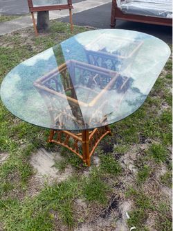 Glass dinner table