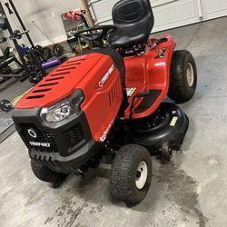 New Troy Bilt Bronco 42" Automatic Riding Mower w/ 19 hp motor 