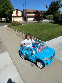 Frozen electric car good condition