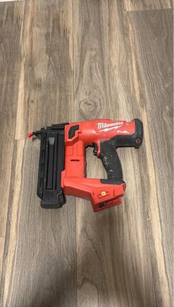 Milwaukee M18 FUEL 18-Volt Lithium-lon Brushless Cordless Gen II 18-Gauge Brad Nailer (Tool-Only)
