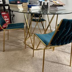 Kitchen Table & 4 Chairs