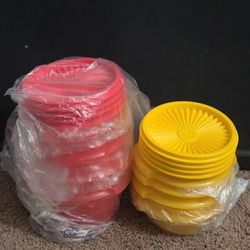 NEW Tupperware Servelier Bowls 