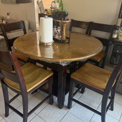  💙 Dining Set 5 Pcs with extra chair.Dark Brown Color, Top Rustic Brown, Counter Height, Used💙 