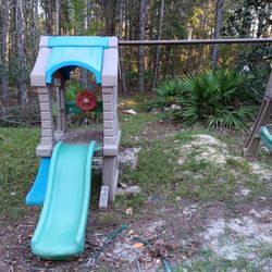 Step 2 Swing Set (Similar To Lil Tykes)