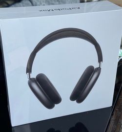 AirPods Maxes