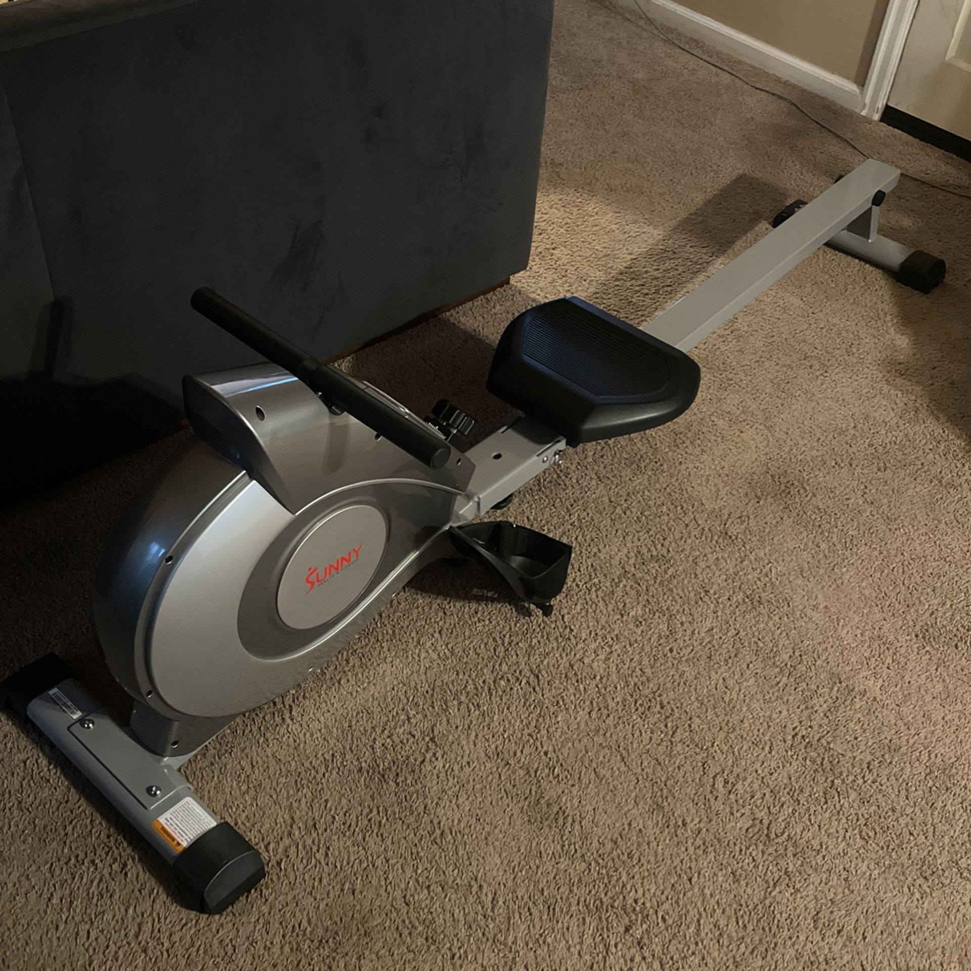 Sunny Magnetic Rowing Machine 
