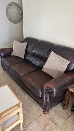 Couch set