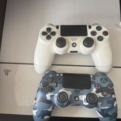 PS4 + 2 Controller + Games 