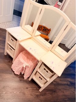 Pottery Barn Girls Vanity