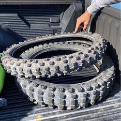 Front Dunlop Geomax At81 & Back Dirtbike Tires