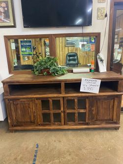 Tv stand 70”