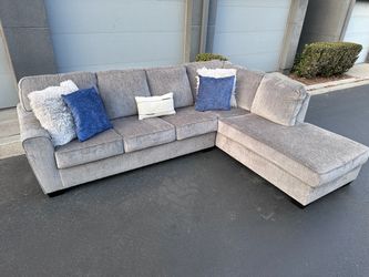 Perfect shape gray Ashley’s sectional couch !!