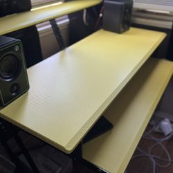 Studio Desk With Speakers