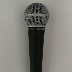 SHURE SM58 Microphone 