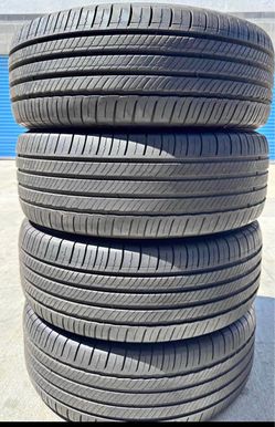 Set 235/65-18 Michelin con el 80% de vida