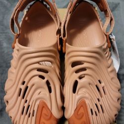 Cross Polley Clog By Salehe Bembury Kuwata Crocc size 11m