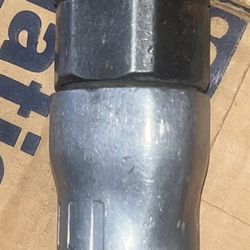 Heavy duty Preowned air ratchet 3/8 tool in great condition located Off lake mead and Simmons area asking $25