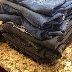 Levi’s 36x30 7 Pairs (3 Blue 4 Black)