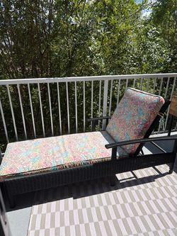 Outdoor lounge chair