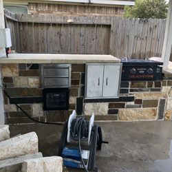 Outdoor Kitchen 