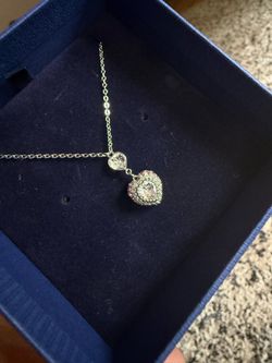 Woman’s necklace Swarovski