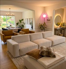 Article couch like new