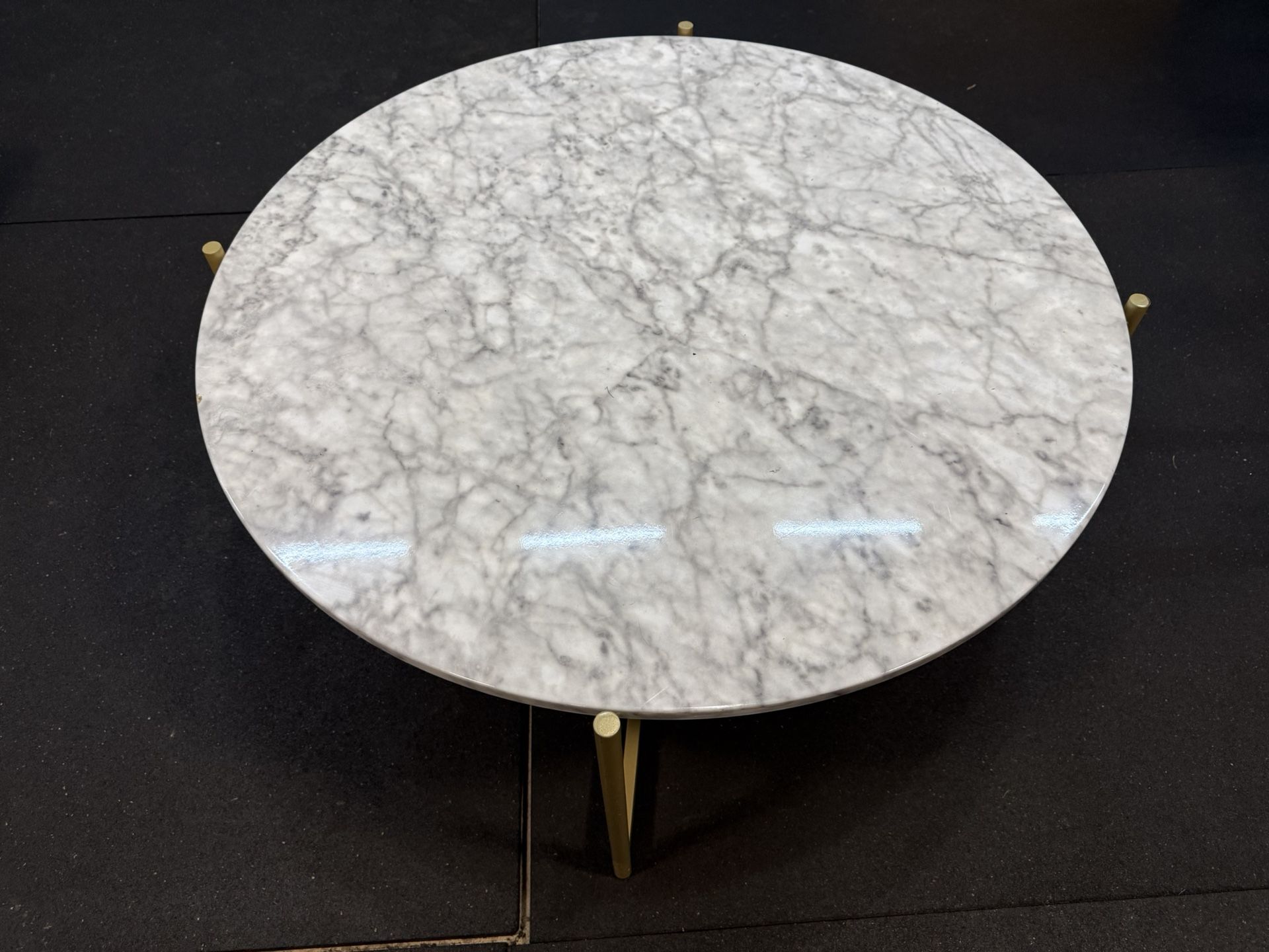 Fake Marble Table