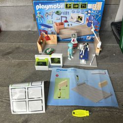 Playmobil City Life Vet Pet Examination Room Play Set #5530 RETIRED