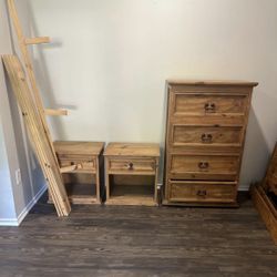 SOUTHWESTERN QUEEN BEDROOM SUITE 