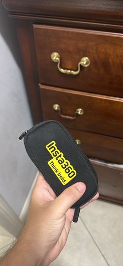 Insta360 X4 w/ car mount