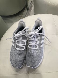 Sneakers ADIDAS nuevas Size 8.5
