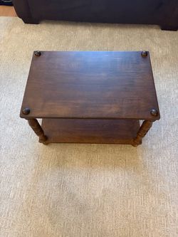 Solid Wood End Table with Lower Shelf – Good Condition