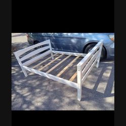 🎁FULL SIZE BED FRAMES IN WHITE COLOR 🎁