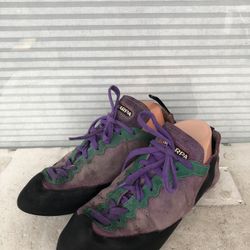 Scarpa with Purple and Green Highlights Climbing Shoes Size 43/10US