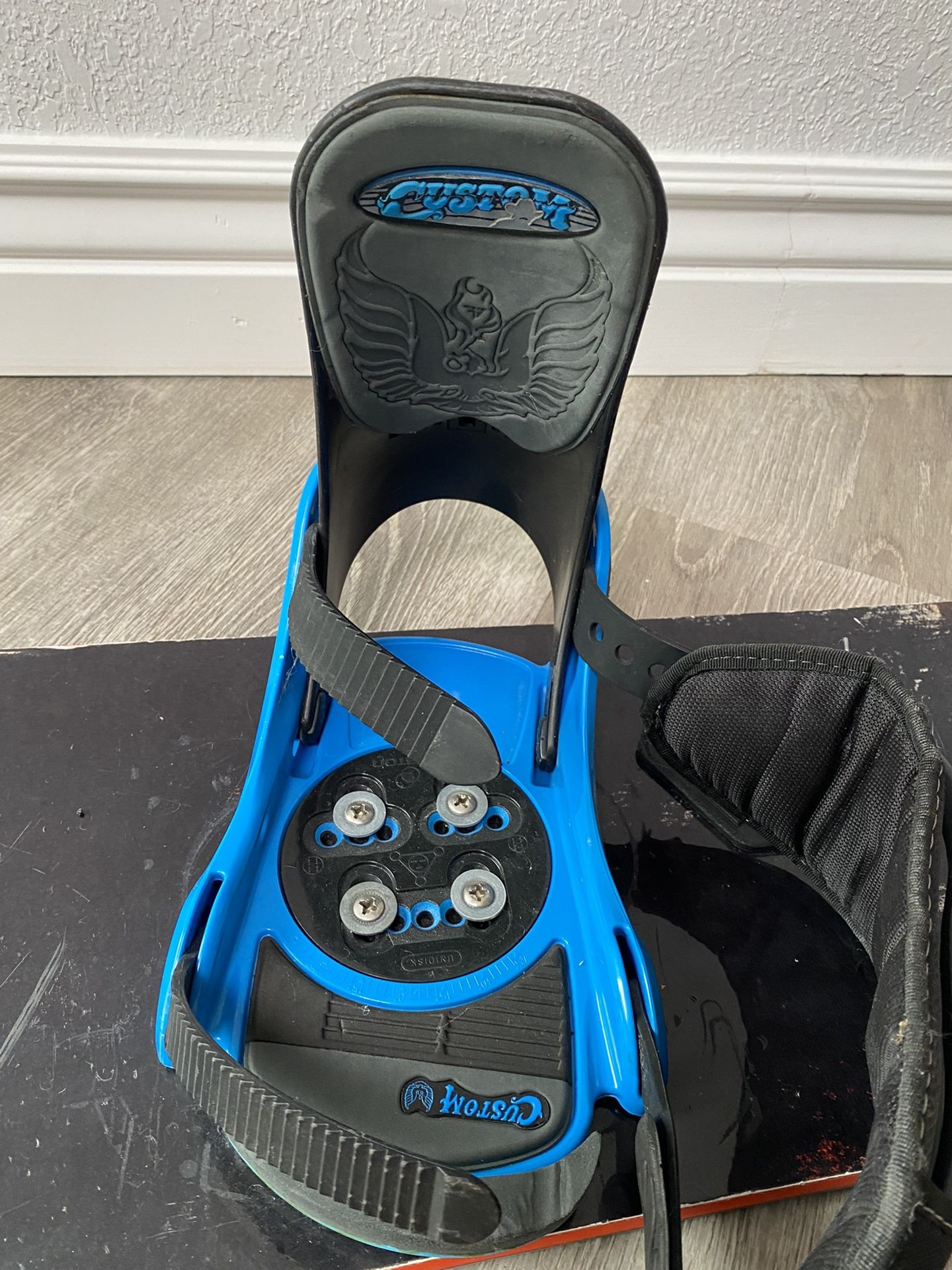 K2 Fuse Snowboard With Burton Bindings for Sale in San Jose, CA