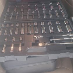 72 Peace socket set