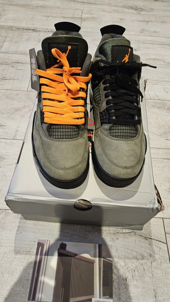 Jordan 4 Retro OG  SP Undefeated  Size 9 M