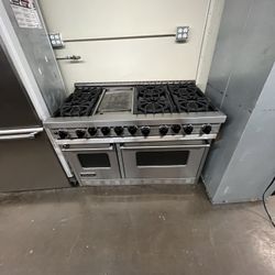 VIKING PROFESSIONAL 48” STAINLESS STEEL RANGE