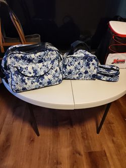 New 3-piece Women's Travel/makeup Bag Set