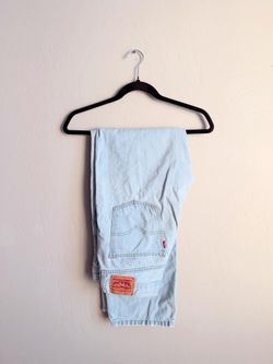 Women’s Levi straight legged