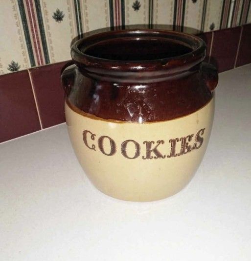 Monmouth Cookie Jar