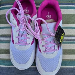 Lady's Shoes, Size 6