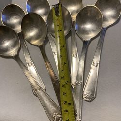 Vintage Set Of 8 Soup Spoons. Wm Rogers Silver plated .